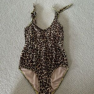 Leopard medium one piece swim